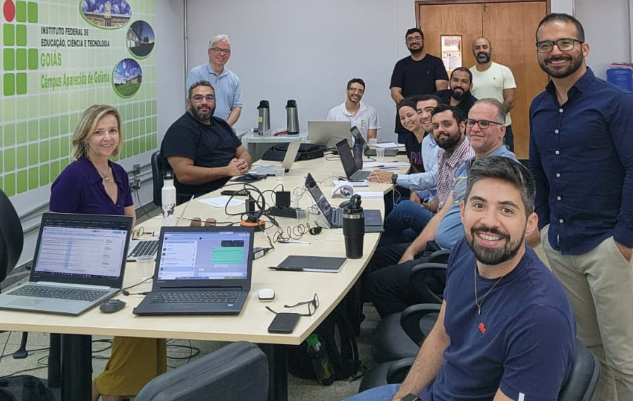 Membros da Comissão de Sistematização do Regimento Geral durante a reunião Membros da Comissão de Sistematização do Regimento Geral durante a reunião